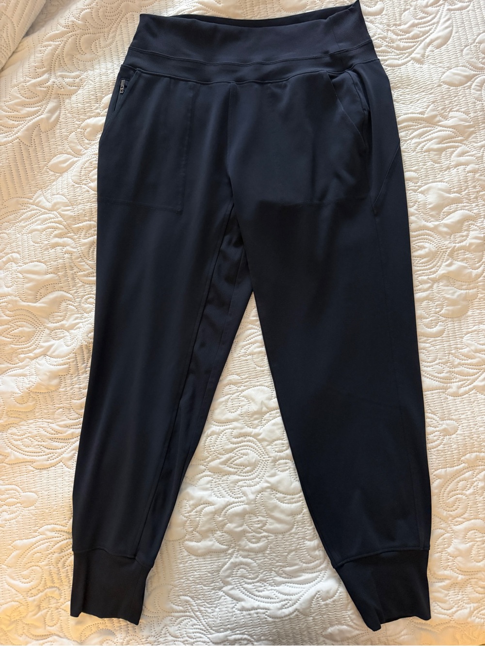 Athleta Navy Tapered Venice Jogger Pants - Size Medium - Picture 4 of 16